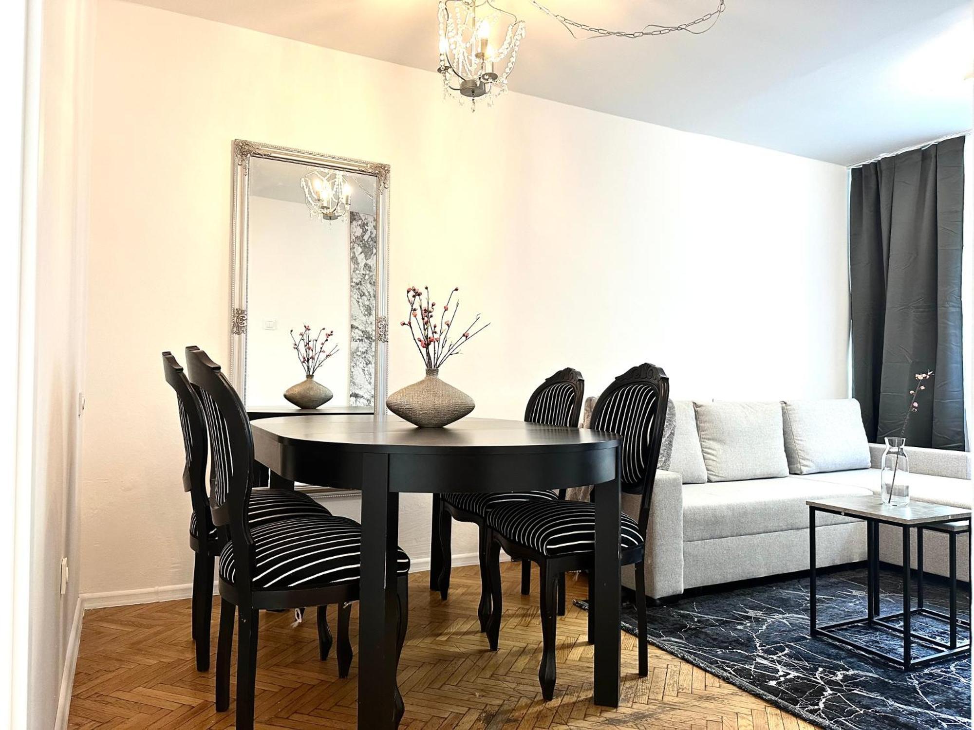 Wita Stwosza Apartment - Self Check-In 20H Вроцлав Экстерьер фото
