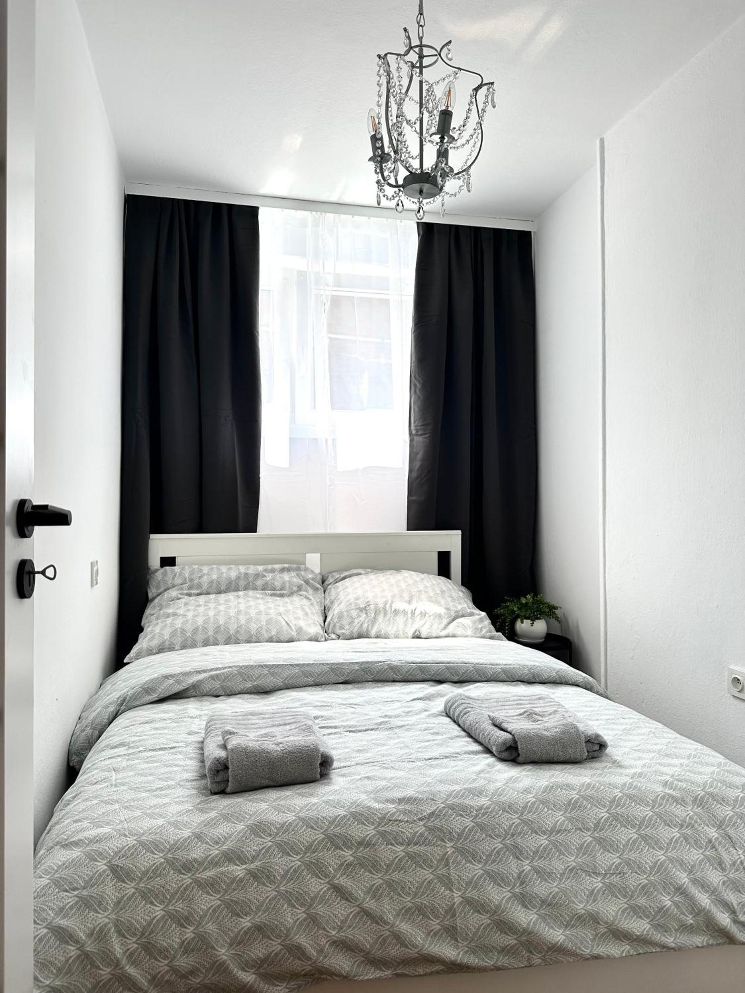 Wita Stwosza Apartment - Self Check-In 20H Вроцлав Экстерьер фото